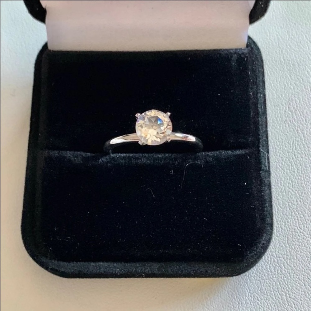 UNCAS SILVER ENGAGEMENT STYLE RING - Picture 5 of 8